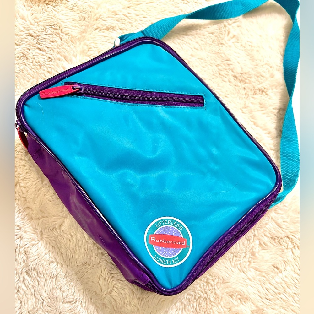 Never used. RARE. 1994 Rubbermaid lunchbox. Original drink and food containers.